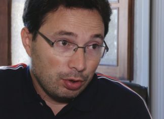 O líder de Cambados Pode vese fóra do futuro executivo local