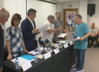 20 alumnos recollen o seu diploma na clausura do obradoiro de emprego Tahume 5