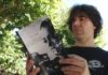 O escritor J.J.M. Veiga presenta a súa cuarta novela, “La apatía de los idiotas” O escritor J.J.M. Veiga presenta a súa cuarta novela, "La apatía de los idiotas"