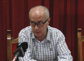 O presidente da mancomunidade do Salnés acusa de tránsfugas aos socialistas de Meaño O presidente da mancomunidade do Salnés acusa de tránsfugas aos socialistas de Meaño