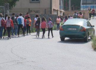 A Rúa Ameixeiras é un perigo para o alumnado do Instituto Cotarelo Valledor A Rúa Ameixeiras é un perigo para o alumnado do Instituto Cotarelo Valledor