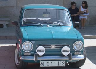Máis dun cento de coches clásicos tomarán Cambados este domingo