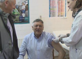 Telmo Martín dá exemplo sumándose á campaña da vacina da gripe Telmo Martín dá exemplo sumándose á campaña da vacina da gripe