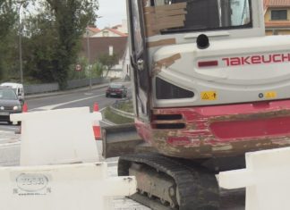 Comezan as obras da rotonda de acceso á praia de Areas, en Sanxenxo