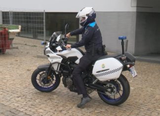 O Concello da Illa de Arousa adquire unha moto para a policía local O Concello da Illa de Arousa adquire unha moto para a policía local
