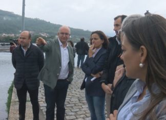 A presidenta de Portos de Galicia visita as obras de reforma da fachada marítima noiesa