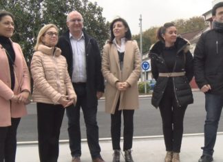 A conselleira de Medio Ambiente supervisa a reforma da Praza das Américas