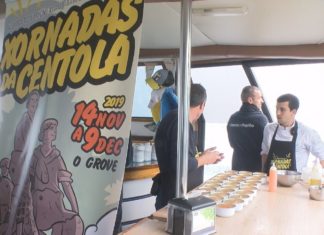 Emgrobes organiza un showcooking de pratos de centola nun barco para promocionar o marisco Emgrobes organiza un showcooking de pratos de centola nun barco para promocionar o marisco