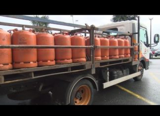 A Garda Civil interceptou a un camioneiro que quintuplicaba a taxa de alcol permitida