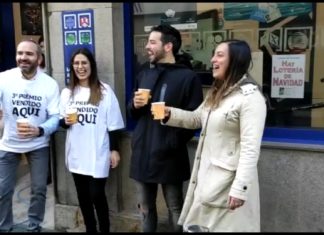 O terceiro premio do sorteo de Nadal deixa 500 mil euros no Grove A sorte sorrí a Cuntis no último momento