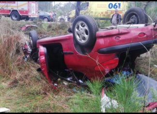 Ferida leve unha nena de oito anos por unha saída de vía