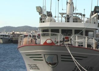 Os vieireiros de Cambados súmanse a un proxecto de limpeza de fondos mariños