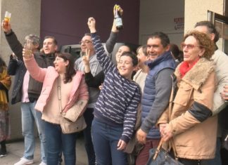 Cuntis a vila máis agraciada de Galicia na lotería de Nadal con 5 millóns de euros Cuntis a vila máis agraciada de Galicia na lotería de Nadal con 5 millóns de euros