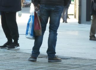 Os salnesáns gastarán de media este Nadal máis de 350 euros Os salnesáns gastarán de media este Nadal máis de 350 euros