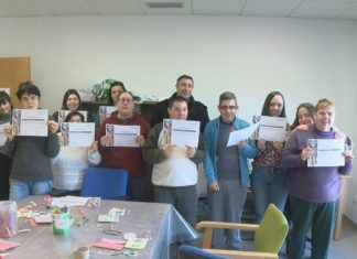 15 usuarios do CODI de Valga participan nun taller de iniciación ao scrapbooking 15 usuarios do CODI de Valga participan nun taller de iniciación ao scrapbooking