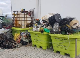 A Illa utiliza unha páxina de Facebook para limpar as praias