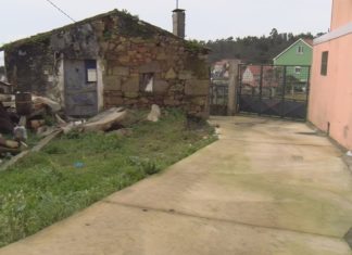 Unha veciña denuncia ao alcalde de Vilagarcía por “asfaltar ilegalmente a súa leira” Unha veciña denuncia ao alcalde de Vilagarcía por "asfaltar ilegalmente a súa leira"