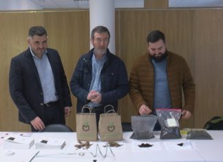 A Deputación de Pontevedra leva 14 novos composteiros a Barro co Plan Revitaliza A Deputación de Pontevedra leva 14 novos composteiros a Barro co Plan Revitaliza