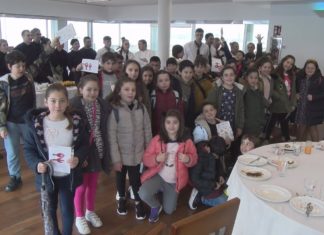 O alumnado do CEIP Noalla – Telleiro gozou dun almorzo saudable no obradoiro de hostalería do Salnés O alumnado do CEIP Noalla - Telleiro gozou dun almorzo saudable no obradoiro de hostalería do Salnés
