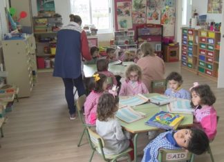 Perigan dous centros do CRA de Ribadumia por falla de escolares Perigan dous centros do CRA de Ribadumia por falla de escolares
