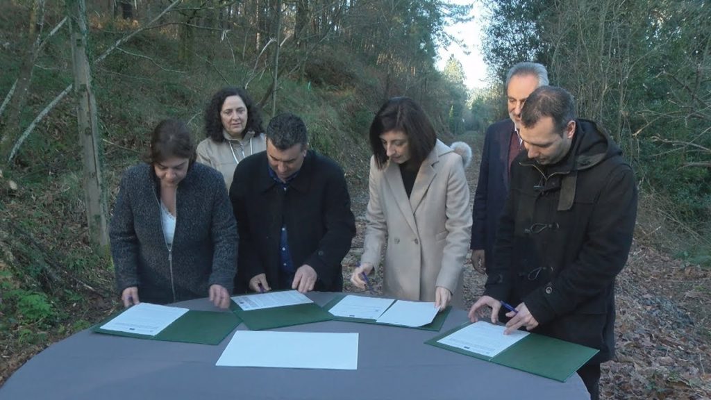 Xunta e concellos asinan un convenio de colaboración para rematar a Vía Verde do Salnés