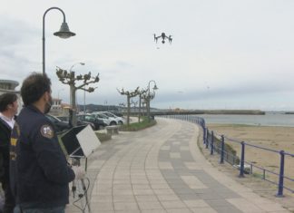 Dous drons axudan a vixiar o cumprimento do confinamento en Cambados Dous drons axudan a vixiar o cumprimento do confinamento en Cambados