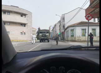 O Exército desinfecta o ambulatorio de Vilagarcía por coronavirus