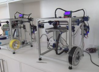 Voluntarios da Pobra crean máscaras de protección en impresoras 3D