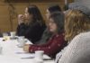 Mulleres cambadesas reúnense nun almorzo de emprendemento para buscar sinerxías