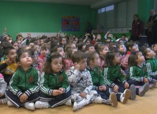 Un espectáculo de maxia conciencia sobre a igualdade de xénero no CEIP Rubiáns Un espectáculo de maxia conciencia sobre a igualdade de xénero no CEIP Rubiáns