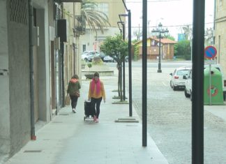 Protección Civil fai a compra dos veciños máis vulnerables para facilitar o seu illamento Protección Civil fai a compra dos veciños máis vulnerables para facilitar o seu illamento