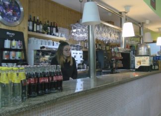 Os hostaleiros confían en poder abrir no verán aínda que con restricións