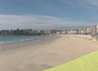 A praia de Silgar baleira é a estampa dunha Semana Santa atípica en Sanxenxo