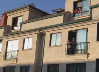 As fiestras seguen aplaudindo aos profesionais sanitarios