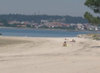 Vilanova manexa prohibir aparcar no entorno das praias aos non residentes para controlar o aforo