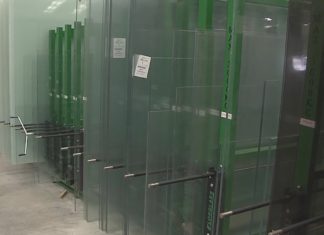 Pontevedresa Group vende mamparas protectoras aos hostaleiros a prezo de custo