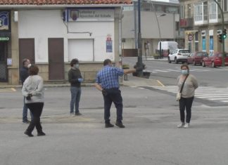 Os vendedores do mercando ambulante de Cambados reclaman ao concello que volva abrir o mercado Os vendedores do mercando ambulante de Cambados reclaman ao concello que volva abrir o mercado