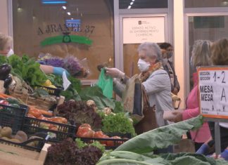 O comercio do Grove apela á fidelidade dos veciños na volta á actividade