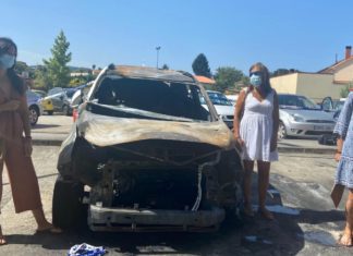 “Es intolerable que, teniendo a los Bomberos a un minuto, tengamos que recurrir a los del Salnés”