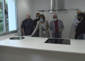 Ángeles Vázquez destaca a rehabilitación levada a cabo nas antigas vivendas dos mestres
