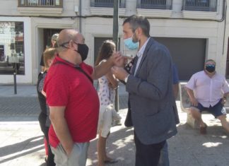 Vilaxoán divídese ás portas das Revenidas polo medo ao coronavirus