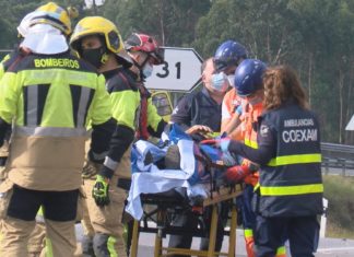 Ferido o condutor dun camión nun accidente na autovía do Barbanza