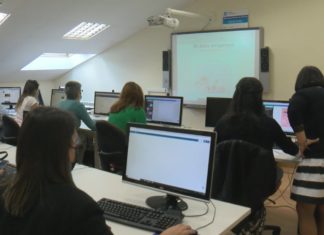 Así aprenden os emprendedores do Salnés a estar presentes nas redes sociais