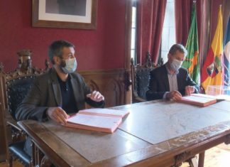 Vilagarcía firma un convenio con Fundivisa para formar empregados altamente cualificados Vilagarcía firma un convenio con Fundivisa para formar empregados altamente cualificados