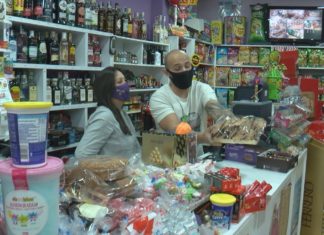 Os 24 horas piden recuperar o seu horario pola venda de produtos de primeira necesidade