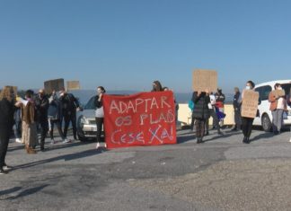 As mariscadoras de Carril maniféstanse pola negativa da Xunta de modificar o seu plan de explotación As mariscadoras de Carril maniféstanse pola negativa da Xunta de modificar o seu plan de explotación