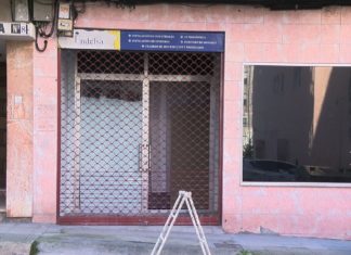 Festas, alcol e timbas de póker: precintado un local en Vilagarcía que se saltaba o toque de queda