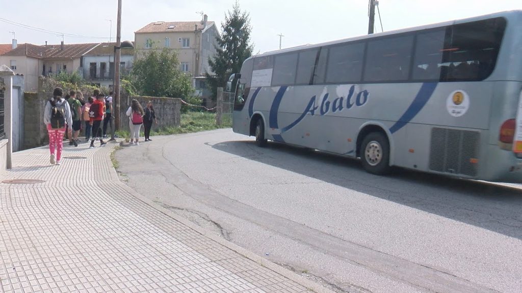Alumnos do Cotarelo reclaman un bus a Cambados para non agardar tres horas para volver a casa
