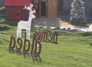 A veciñanza do Salnés contenta coa decoración de Nadal para manter a ilusión dos máis pequenos A veciñanza do Salnés contenta coa decoración de Nadal para manter a ilusión dos máis pequenos