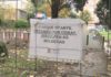 O executivo noiés executa as obras da cuberta no parque infantil de Labarta